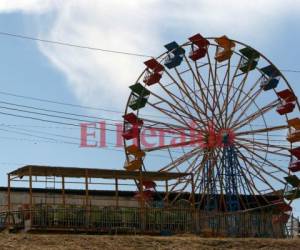 La rueda de la fortuna es uno de los principales atractivos de la feria. Niños y adultos se emocionan al subir en ella. Foto: Jhony Magallanes/EL HERALDO