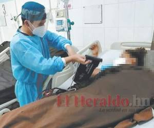 Los menores de edad contagiados son atendidos por pediatras en sus casas. Este año solo un menor de nueve años ha muerto de covid-19. Foto: El Heraldo