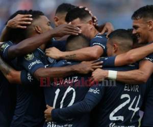 Jugadores del Motagua celebrando el tercer gol ante los Lobos de la UPNFM en el Estadio Nacional por la fecha 11 del torneo Apertura 2019-2020. Foto: EL HERALDO.