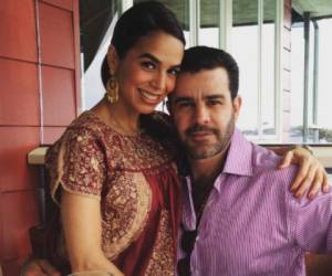 Bibi Gaytán junto a su esposo Eduardo Capetillo. Foto Instagram