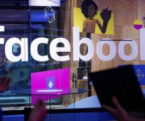 Expertos esperaban una fuga de usuarios de Facebook debido a la utilización indebida de datos personales por parte la firma Cambridge Analytica.
