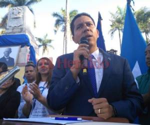 Reinaldo Sánchez durante discurso en el 116 aniversario del Partido Nacional. Foto Johny Magallanes