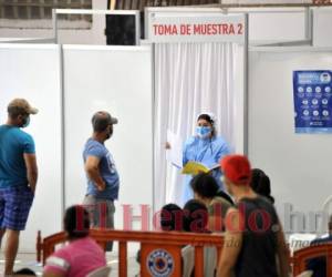 Por la falta de personal médico en los triajes, la semana pasada las consultas tardaron entre una y cuatro horas. Foto: Marvin Salgado/El Heraldo