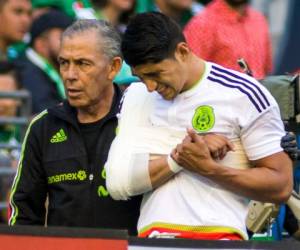 El delantero mexicano Alan Pulido sufrió una fractura de húmedo. Aún no se confirma cuanto tiempo estará fuera de las canchas