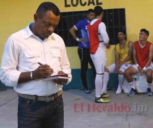Raúl Cáceres, entrenador del Real de Minas, confía que su equipo se salvará del descenso en Honduras. Foto: El Heraldo