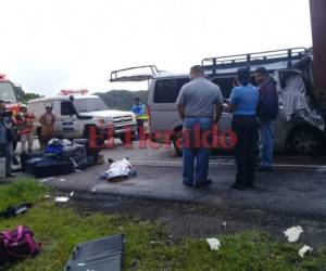 Tres personas perdieron la vida en el lugar del accidente. Foto: Stalin Irías/EL HERALDO