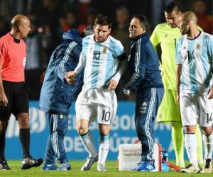 La estrella Lio Messi en la imagen de su lesión en el juego ante Honduras la semana pasada.