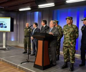 El ministro de Defensa de Colombia, Guillermo Botero, en conferencia de prensa. Foto AFP