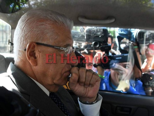 Traslado de Wilfredo Cerrato desde las instalaciones de la Agencia Técnica de Investigación (Atic) hacia la Corte Suprema de Justicia (CSJ) para la realización de la audiencia de declaración de imputado. Foto: Agencia AFP.