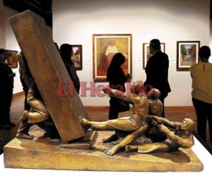 Esta es la maqueta de la escultura alusiva a la Unión Centroamericana.