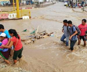 La región más golpeada es Piura (fronteriza a Ecuador), donde han caído las peores lluvias de los últimos 50 años de acuerdo a las autoridades. Foto:AFP