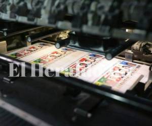 La impresión de las papeletas comenzó este lunes a un costo de 300 millones de lempiras. Foto: Marvin Salgado / EL HERALDO