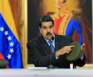 Nicolás Maduro aseguró que el expresidente de Colombia estaba detrá del supuesto ataque en Venezuela. foto: Agencia AFP