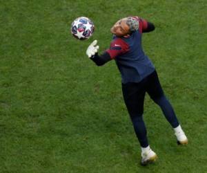 El costarricense Keylor Navas del Paris Saint-Germain asiste a una sesión de entrenamiento en el estadio Luz de Lisboa el 22 de agosto de 2020 en la víspera del partido de fútbol final de la UEFA Champions League entre el Paris Saint-Germain y el Bayern Munich. Foto: AFP