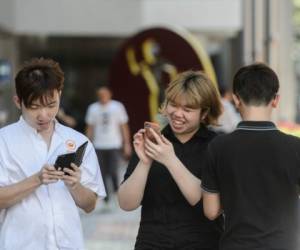 Tras el lanzamiento de Pokémon Go, la acción de Nintendo duplicó su valor en ocho sesiones, llegando a superar los 30,000 yenes a inicios de la semana pasada. Foto: AFP