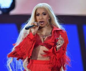 En esta foto de archivo tomada el 29 de septiembre de 2018, el rapero estadounidense Cardi B se presenta en el escenario durante el Global Citizen Festival 2018: Be The Generation en Central Park en la ciudad de Nueva York. Agencia AFP.