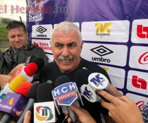 Manuel Keosseián, entrenador del Olimpia, manifestó su malestar por el arbitraje en la primera final del torneo Clausura. Foto: El Heraldo