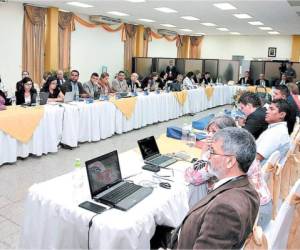 Esta es la reunión de trabajo del Csuca realizada ayer en las instalaciones de la Universidad Pedagógica. (Foto: Ronal Aceituno)