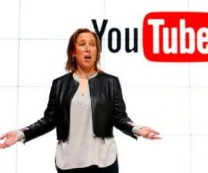 La directora general de la compañía Susan Wojcicki indicó que “algunas personas se están aprovechando” del servicio de Google para “engañar, manipular, hostigar o incluso dañar”. (Foto: AP)