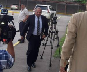 Ricardo Castro, uno de los aspirantes a fiscal del Ministerio Público, a su llegada a la Corte de Apelaciones para someterse a las pruebas de confianza.