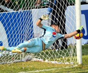 Rougier haciendo una lanzada monumental en el partido final ante Marathón.