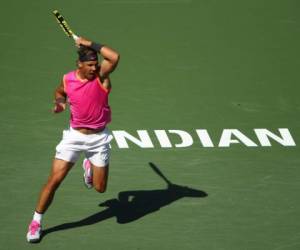 Ciento ochenta títulos, 60 trofeos en torneos Masters 1000 y 37 en Grand Slams entre ambos... la rivalidad histórica entre Rafael Nadal y Roger Federer no pudo vivir su episodio número 39 este sábado en semifinales del Masters 1000 de Indian Wells luego de que el español se retirara por una lesión en la rodilla derecha.