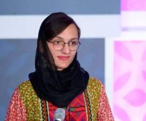La joven de 27 años es una de las primeras en tomar cargos importantes en Afganistán. Foto: AP