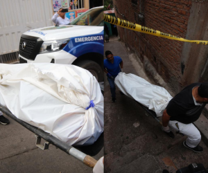 Un doble hecho sangriento sacudió las calles de la capital este sábado -30 de marzo- tras registrarse la muerte de dos personas en la colonia 28 de marzo en Tegucigalpa. Aquí los detalles de este doble crimen.