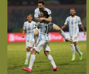 Argentina deberá jugar de visitante ante Paraguay el jueves 7 de octubre y de local frente a Uruguay el domingo 10.
