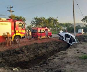 Inicialmente las autoridades pensaron que se trataba de un accidente, sin embargo luego se percataron de los impactos de bala.