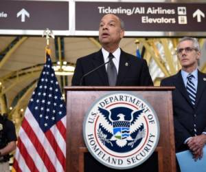 En su visita el secretario Jeh Johnson impulsará la integración de una fuerza policial contra la migración ilegal, foto: AP.