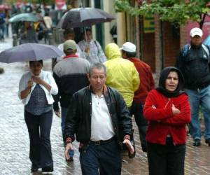 Los capitalinos tendrán que sacar sus paraguas y estar alerta ante las lluvias y actividad eléctrica que afectarán gran parte del territorio hondureño.