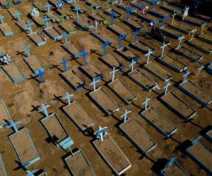 En Brasil solo el domingo se registraron 1,657 muertes. AFP.