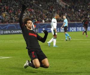 En esta foto del 1 de octubre de 2019, João Félix del Atlético de Madrid celebra tras anotar un gol ante Lokomotiv Moscú en un partido de la fase de grupos de la Liga de Campeones en Moscú. (AP Foto/Pavel Golovkin, archivo).