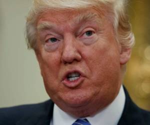 Antagónico y quejándose, Trump no pudo resolver la víspera cuestiones sobre las investigaciones sobre su campaña y sus primeros cuatro meses en la Casa Blanca. Foto: AP