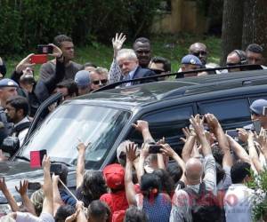 Lula voló a Sao Paulo y de allí se trasladó en helicóptero a Sao Bernardo do Campo, donde se llevó a cabo el funeral. Foto AP