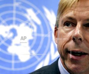 Anders Kompass, representante del Alto Comisionado de las Naciones Unidas para los Derechos Humanos en Guatemala y actual embajador de Suecia, mientras habla durante una conferencia de prensa en la Ciudad de Guatemala. (Foto: AP)