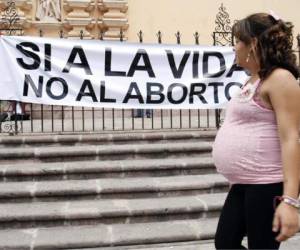 La iglesia se mantiene en contra del aborto en Honduras, mientras otro sector lucha para que se despenalice la Ley.