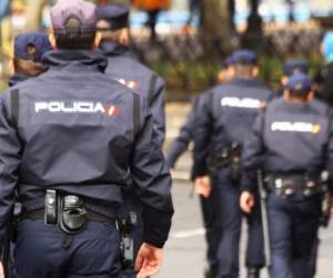 De acuerdo a la Policía esta red además amenazaba telefónicamente, con números ocultos o desde Honduras, a los extranjeros o a sus familiares, para que no delataran el procedimiento ilícito. Foto: Policía de Madrid.