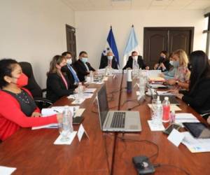 El encuentro diplomático se realizó en la cancillería hondureña. Foto: Twitter CancilleriaHN