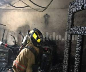 Los artículos que estaban dentro de la vivienda fueron consumidos por la llamas. Foto Juan Díaz / EL HERALDO