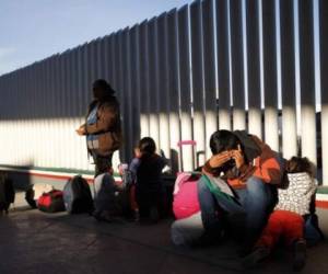 La frontera sur de Estados Unidos vive desde hace meses una oleada sin precedentes de migrantes. Foto AP