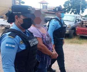 La detenida de 46 años de edad será puesta a disposición de la Fiscalía de Turno. Foto: Twitter PoliciaHonduras