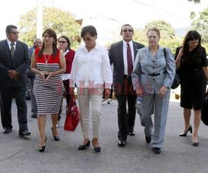 La Comisión Interventora del HEU estará conformada por tres personas y un miembro enlace.