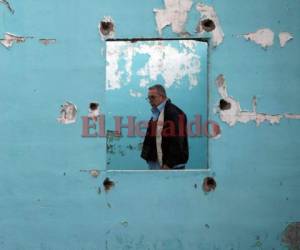 El alcalde de San José Guayabal, Mauricio Arturo Vilanova, patrulla algunas áreas dominadas por la pandilla 18, del vecino municipio de San Martín, en San José Guayabal, Departamento de Cuscatlán, El Salvador. Agencia AFP.