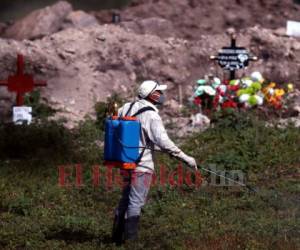 Este cementerio está ubicado en el kilómetro 14 de la carretera que conduce al departamento de Olancho.