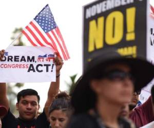 La Corte afirmó que mantendrá el debate jurídico sobre el programa. Con esta decisión, al menos 700,000 dreamers.