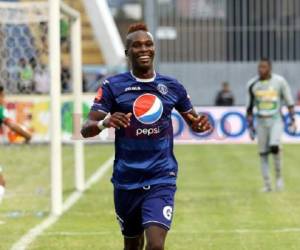 Rubilio Castillo está a una firma de llegar al fútbol de Costa Rica.