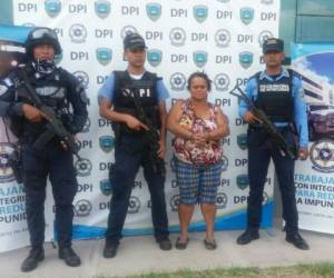 La señora Isadora Manzanares (48), fue detenida en la colonia La Isla en el municipio de Ajuterique, en Comayagua al norte de Honduras. Foto Cortesía DPI