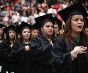 Según el artículo 160 de la Constitución de la Republica, la UNAH es la única institución en el país facultada para reconocer los títulos universitarios otorgados por otras universidades tanto nacionales como extranjeras (Foto: EL HERALDO)